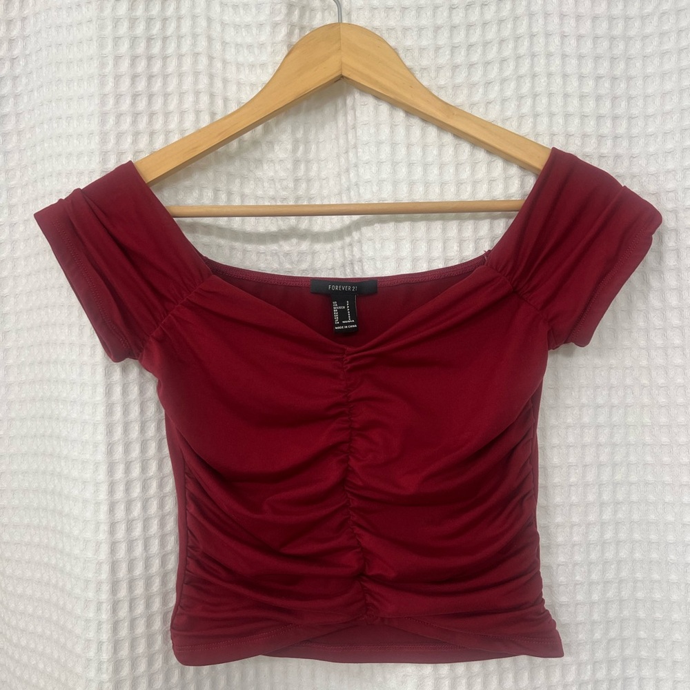 Forever 21 Romantic Off-the-Shoulder Ruched Crop Top (Size Small)